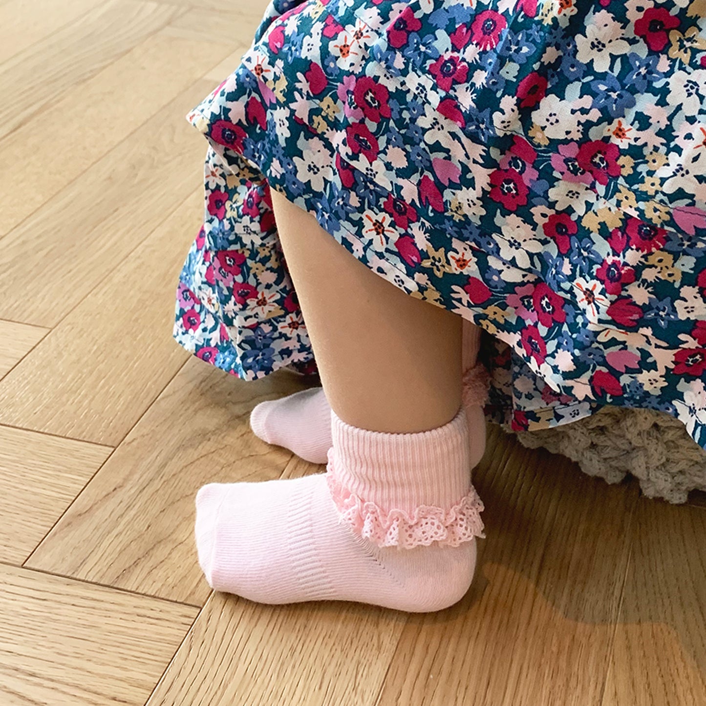 Non Slip Stay On Frilly Socks Pink