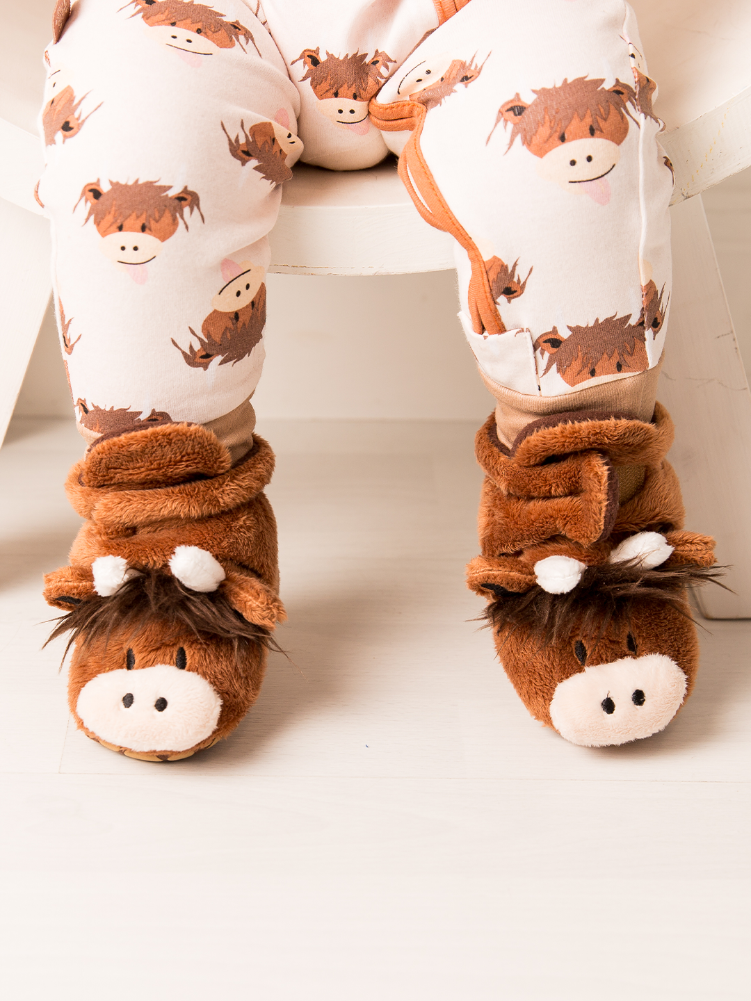 Neutral Hamish Highland Cow Booties