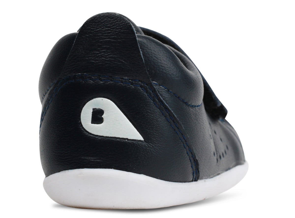 SU Grass Court Shoe in Navy Leather