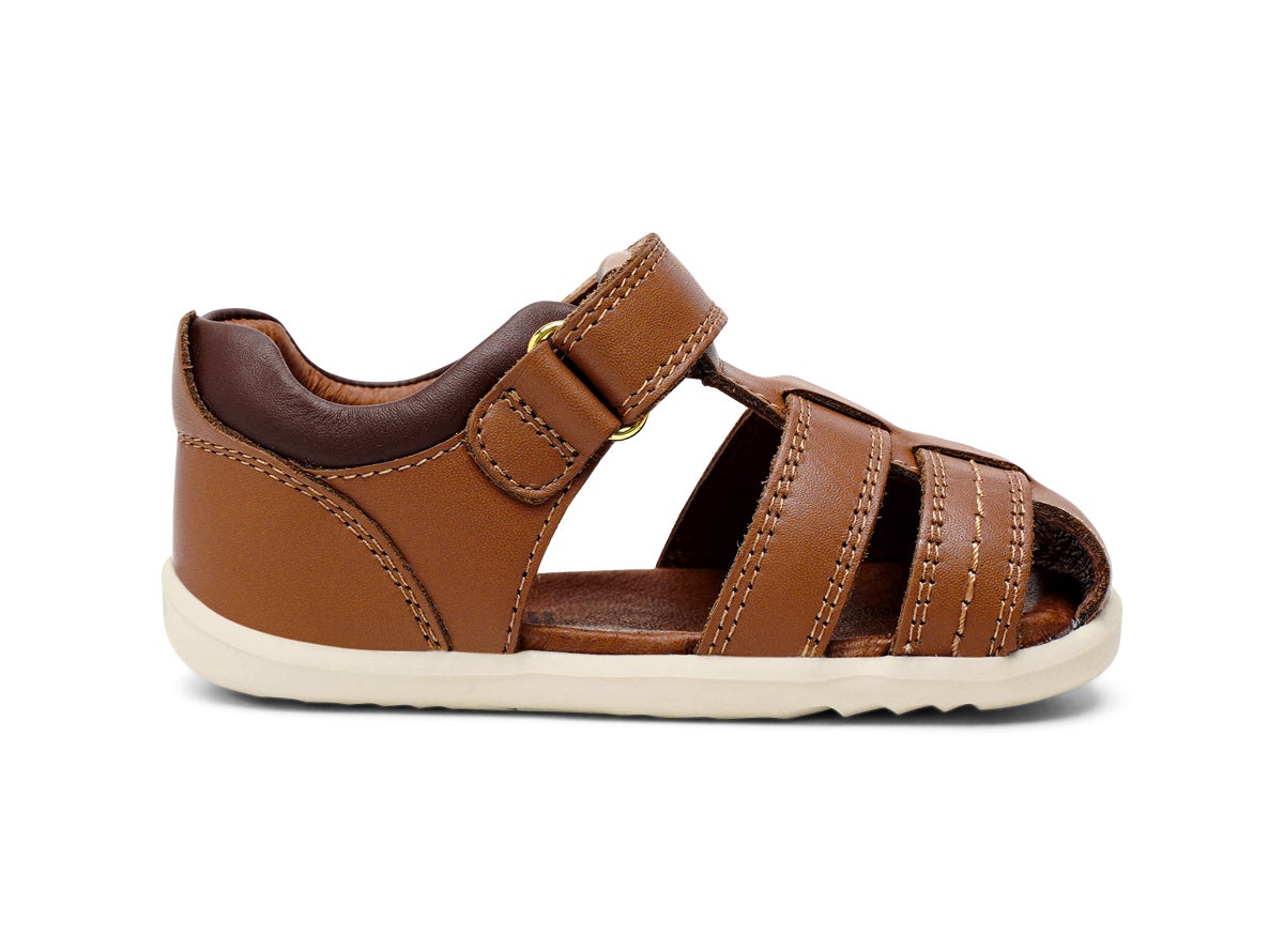 SU Roam Sandal in Caramel and Toffee Leather
