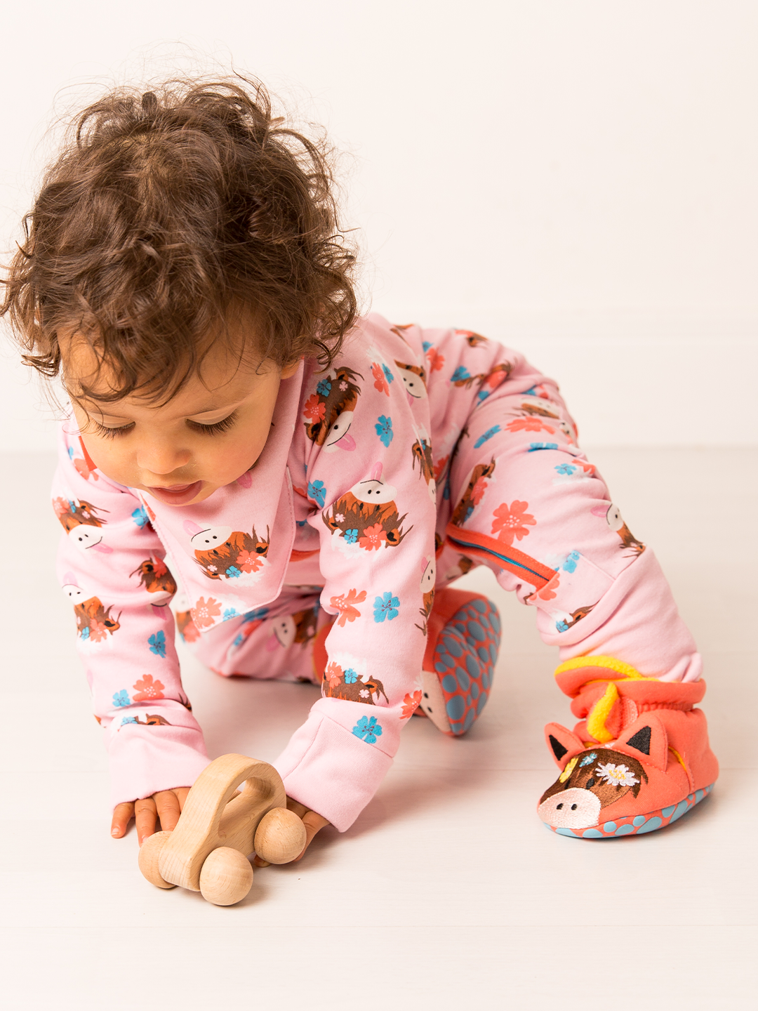 Bonnie The Highland Cow Booties