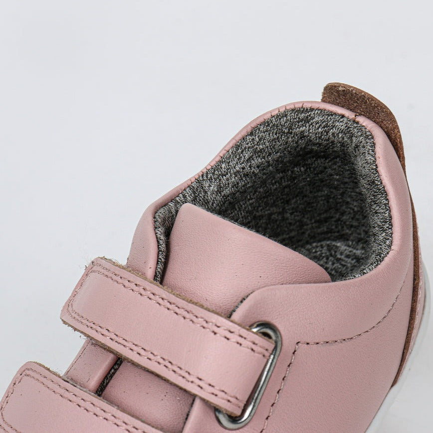 SU Grass Court Shoe in Seashell Pink