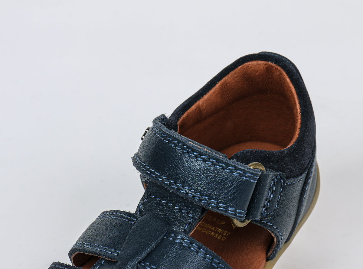 SU Roam Sandal in Navy Leather