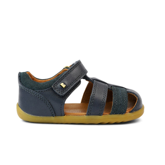 SU Roam Sandal in Navy Leather